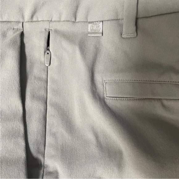 Lululemon Commission Classic-Fit Pant 28" Inseam Tech Woven Size 40 Rover Beige - Picture 3 of 5